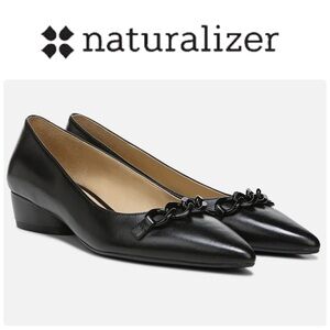 Naturalizer Becca Flats in Black Leather